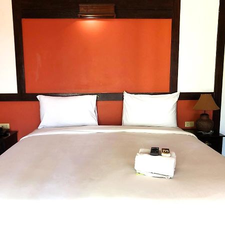 Sutus Court 7 Hotel Pattaya Buitenkant foto