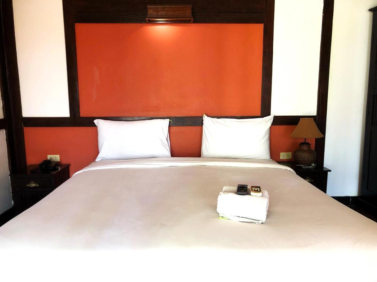 Sutus Court 7 Hotel Pattaya Buitenkant foto
