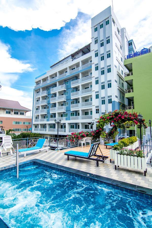 Sutus Court 7 Hotel Pattaya Buitenkant foto