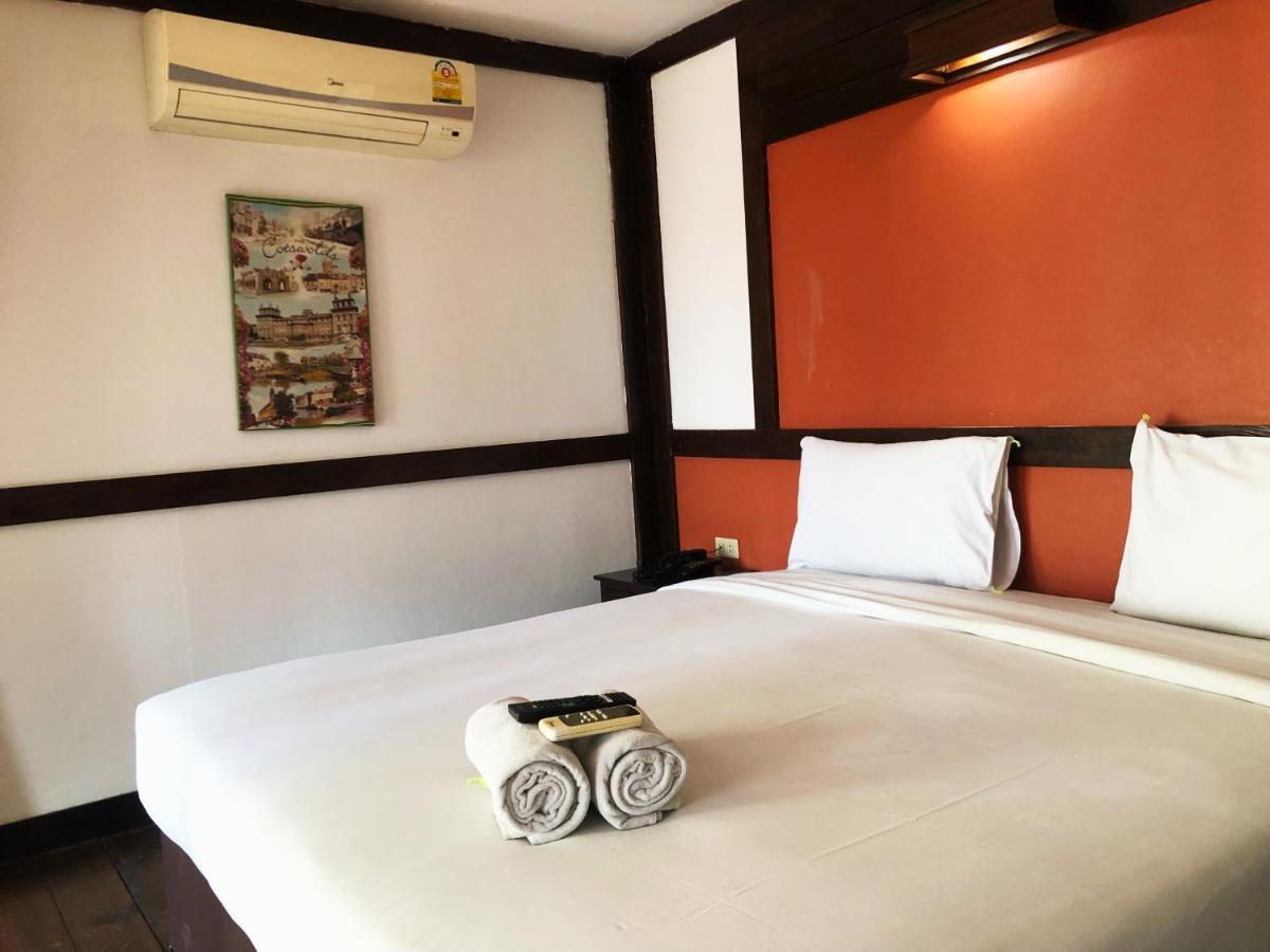Sutus Court 7 Hotel Pattaya Buitenkant foto
