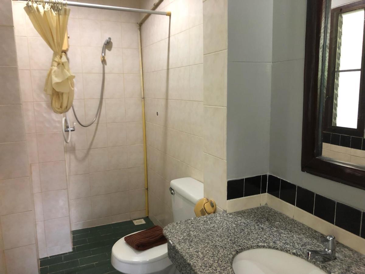 Sutus Court 7 Hotel Pattaya Buitenkant foto
