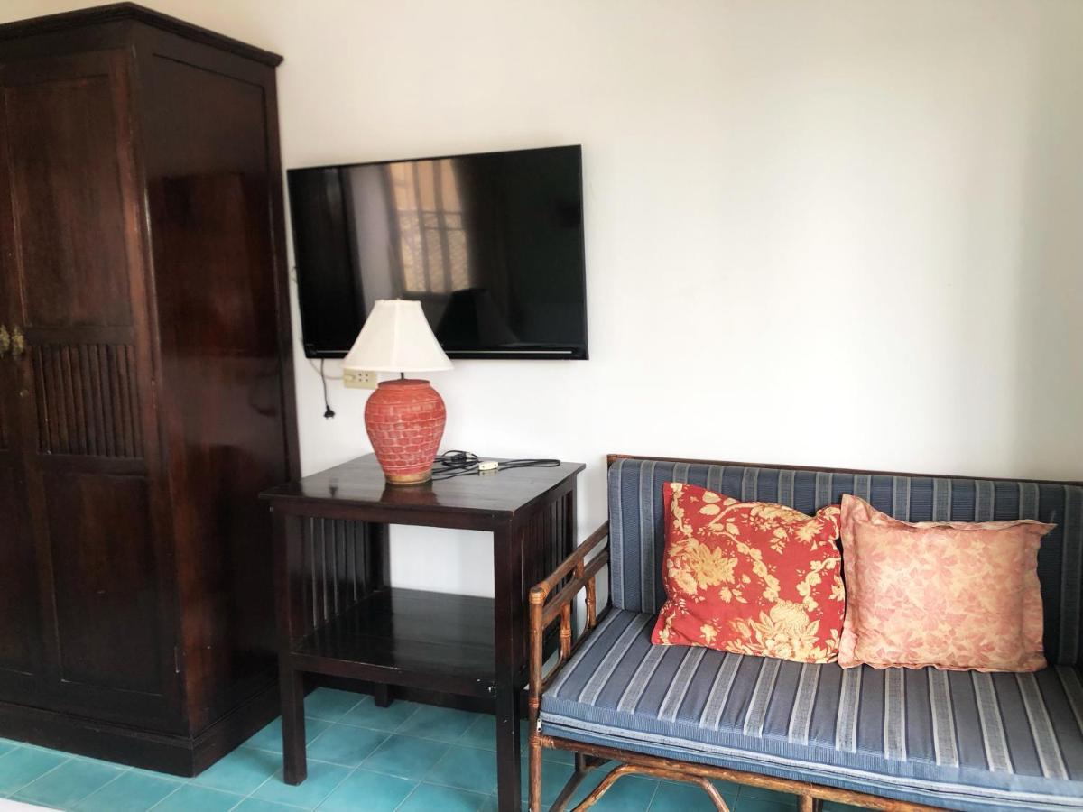 Sutus Court 7 Hotel Pattaya Buitenkant foto